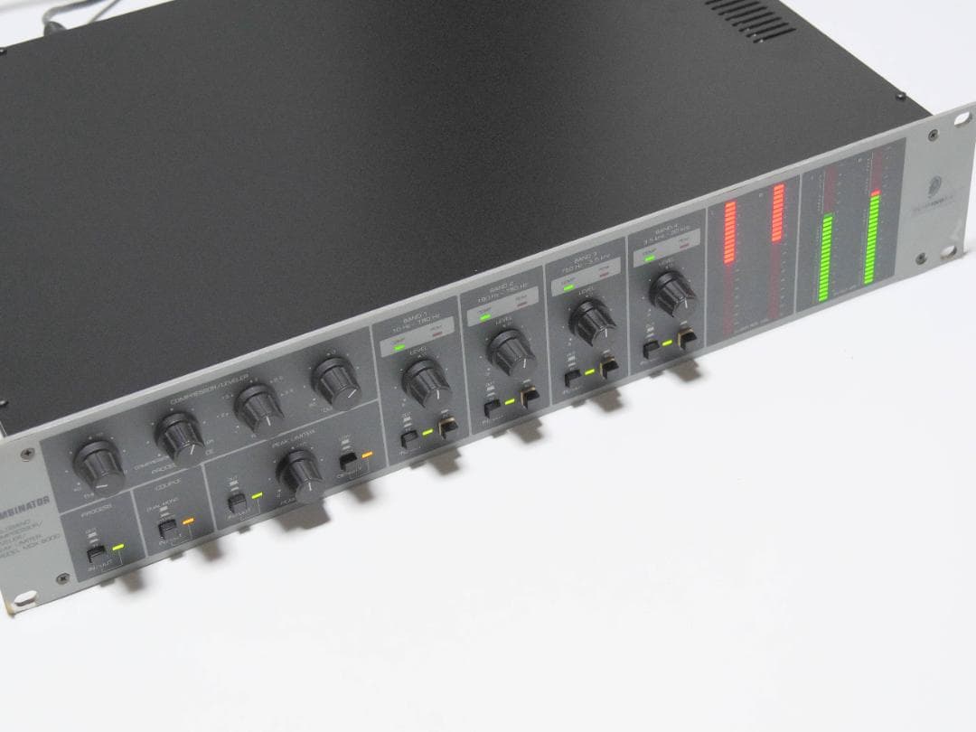 Behringer ベリンガー MDX8000 マルチバンドコンプレッサー取説付 Behringer ベリンガー MDX8000 マルチバンドコンプレッサー取説付
